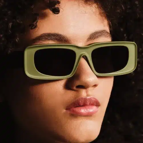 A female model wears Zeus+Dione sunglasses.